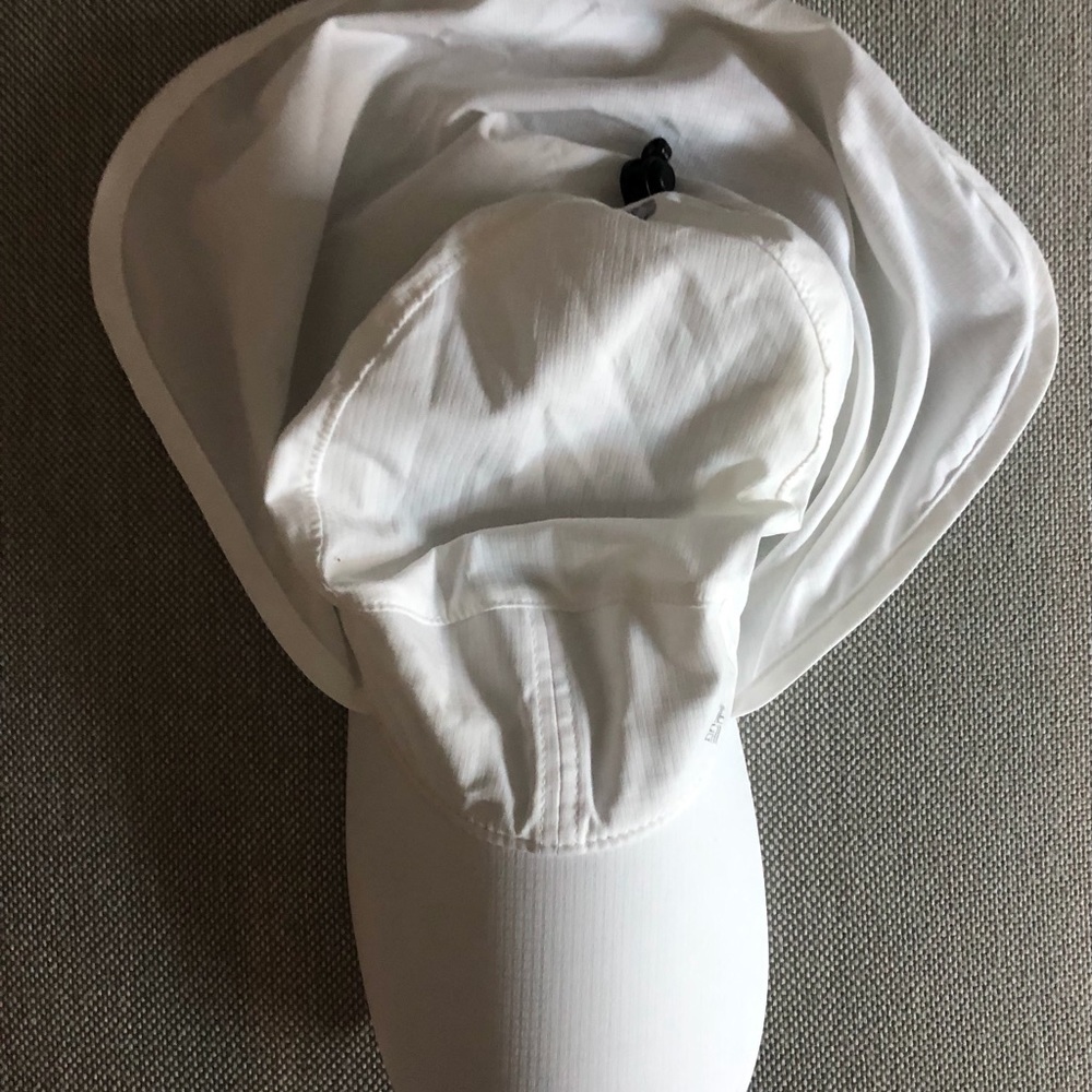 Columbia Baseball style cap with neck sun protection